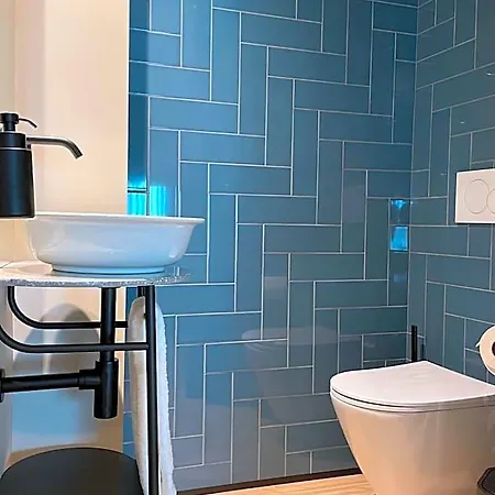 Sutrooms فندق *